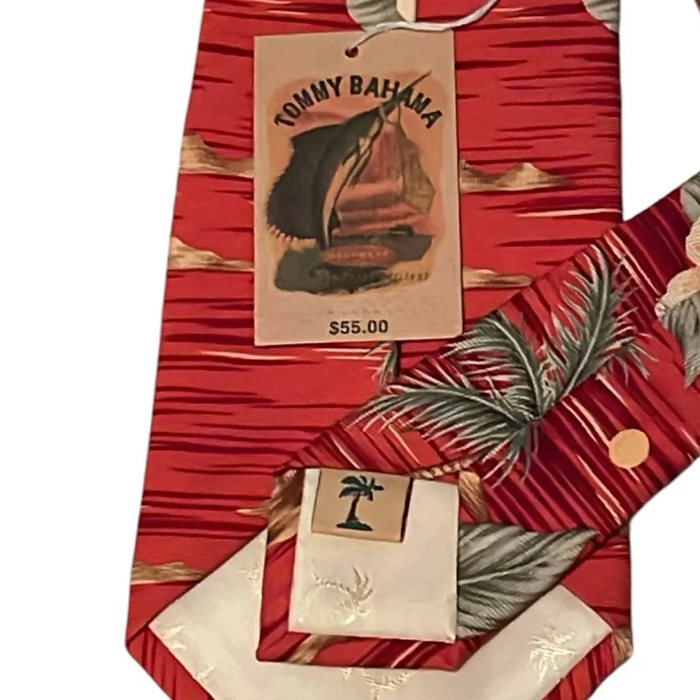 Tommy Bahama‎ 100% Silk tropical necktie. New with tags. Palm trees and flowers.